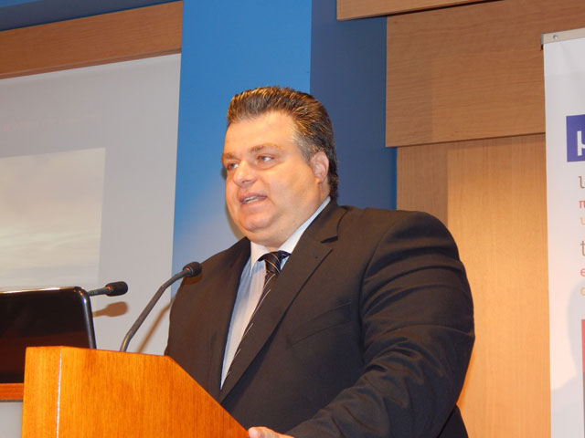 meosloggi-politistiki-protevousa.jpg10