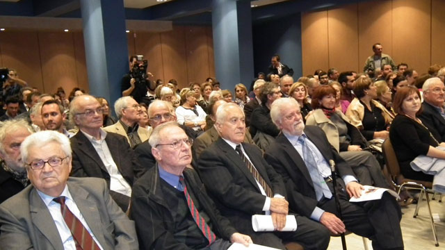 meosloggi-politistiki-protevousa.jpg1