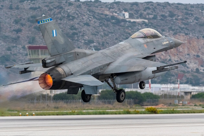 Εικόνες από τις ασκήσεις με μαχητικά αεροσκάφη Ελλάδας, Αιγύπτου και Ηνωμένων Αραβικών Εμιράτων