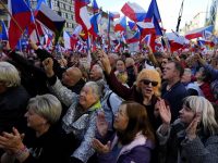 Τσεχία: Στους δρόμους χιλιάδες πολίτες – Aντιτίθεται στην Ευρωπαϊκή Ένωση και τo ΝΑΤΟ- Ζητούν διάλογο με τη Ρωσία